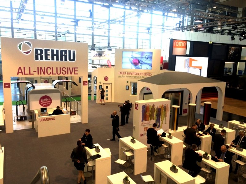 REHAU       