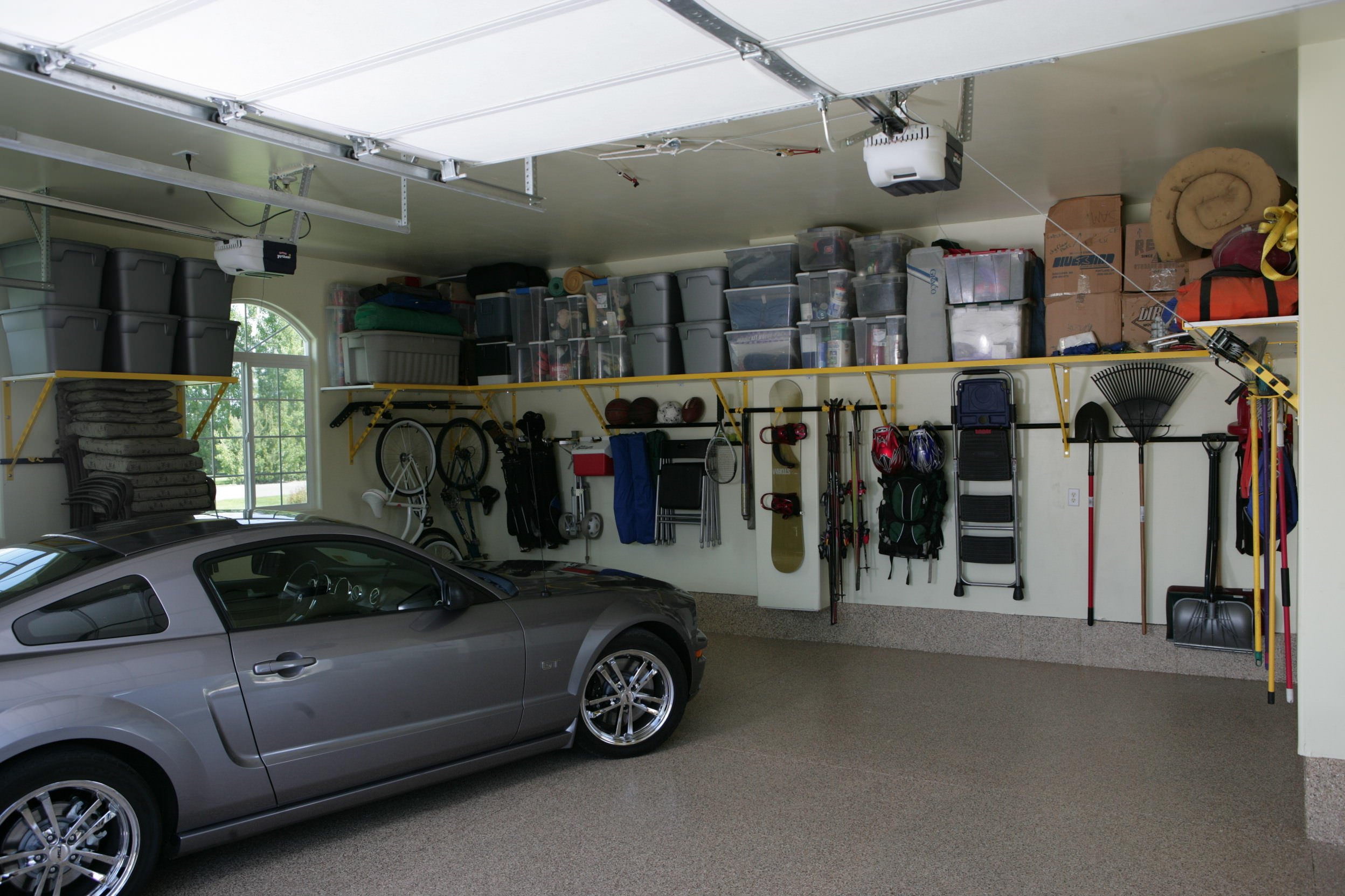 Идеальный гараж. Обустройство гаража. Гараж внутри. Удобный гараж. Современный гараж внутри.
